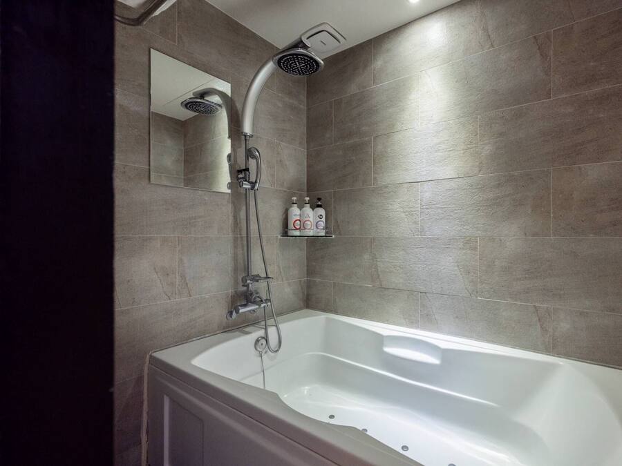 Suite Twin | Private spa tub