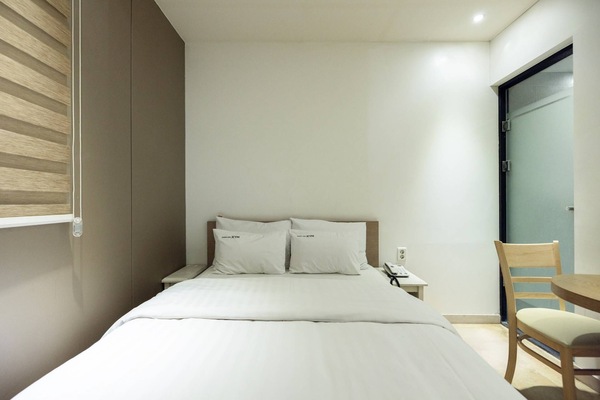 Hypo-allergenic bedding, individually decorated, desk, blackout drapes