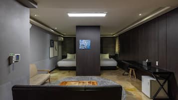 ルーム (VIP) | 低刺激性寝具、客室ごとに異なる装飾、デスク、遮光カーテン