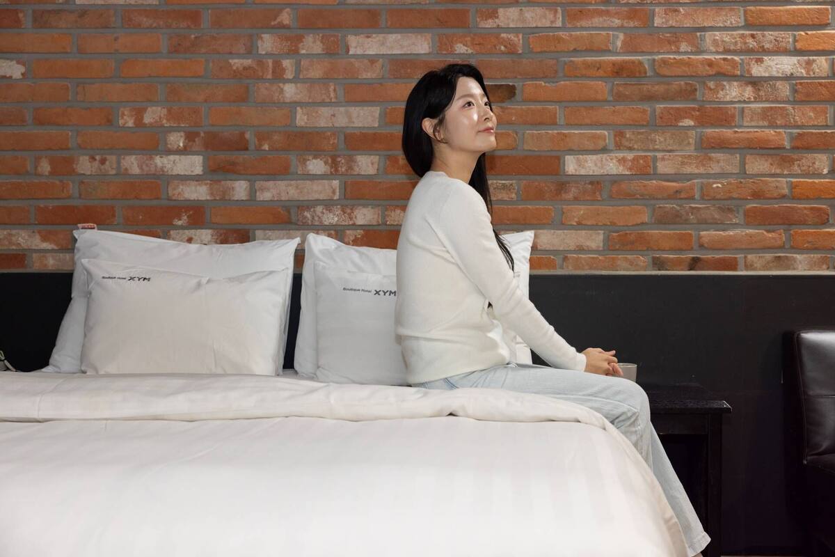 Hypo-allergenic bedding, desk, blackout curtains, soundproofing