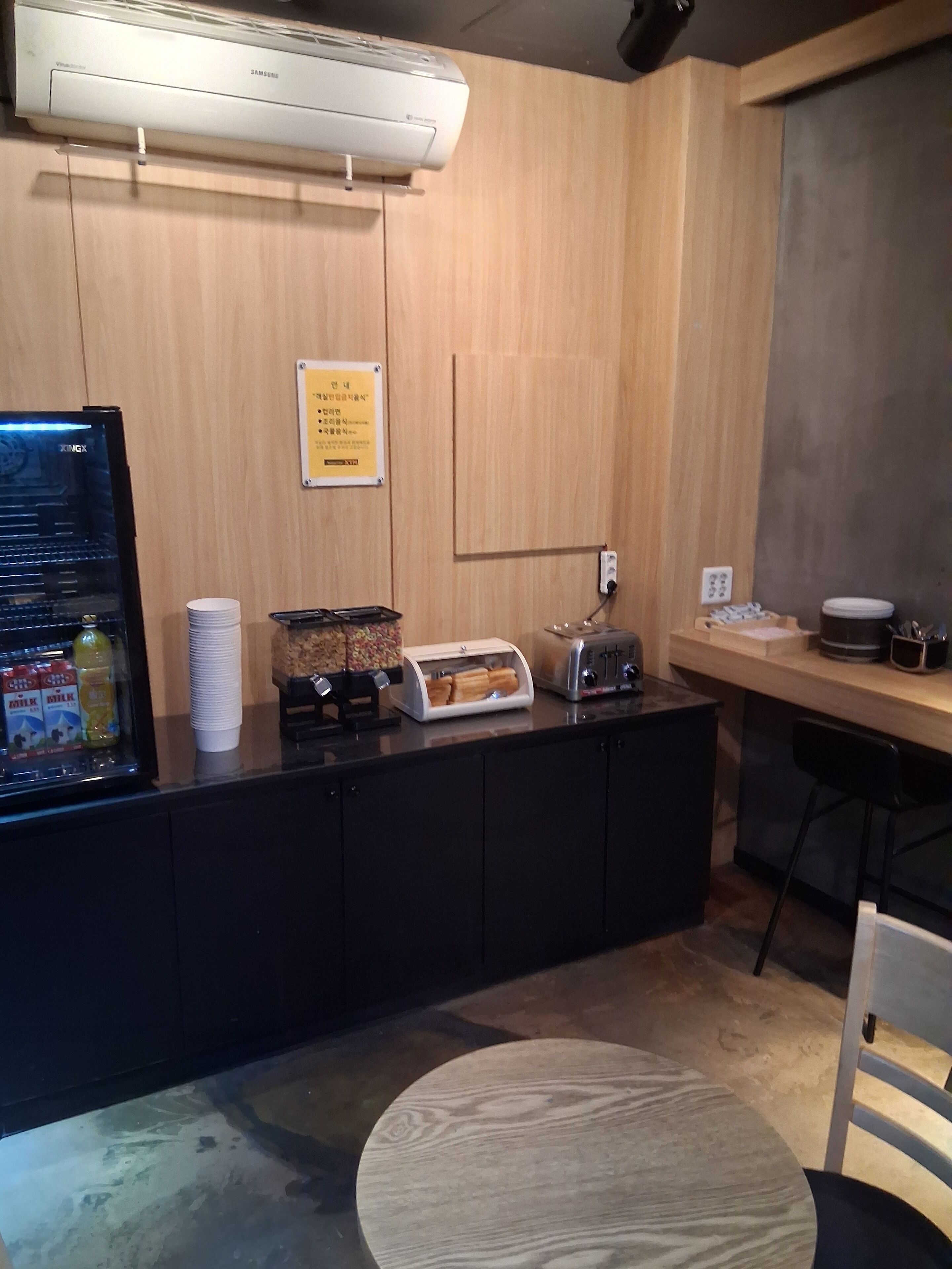 Free daily local cuisine breakfast