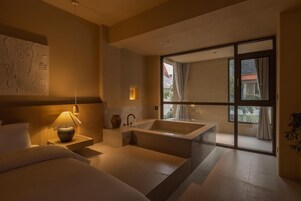 Signature Double Room, Courtyard View | Blackout drapes, iron/ironing board, free WiFi, bed sheets