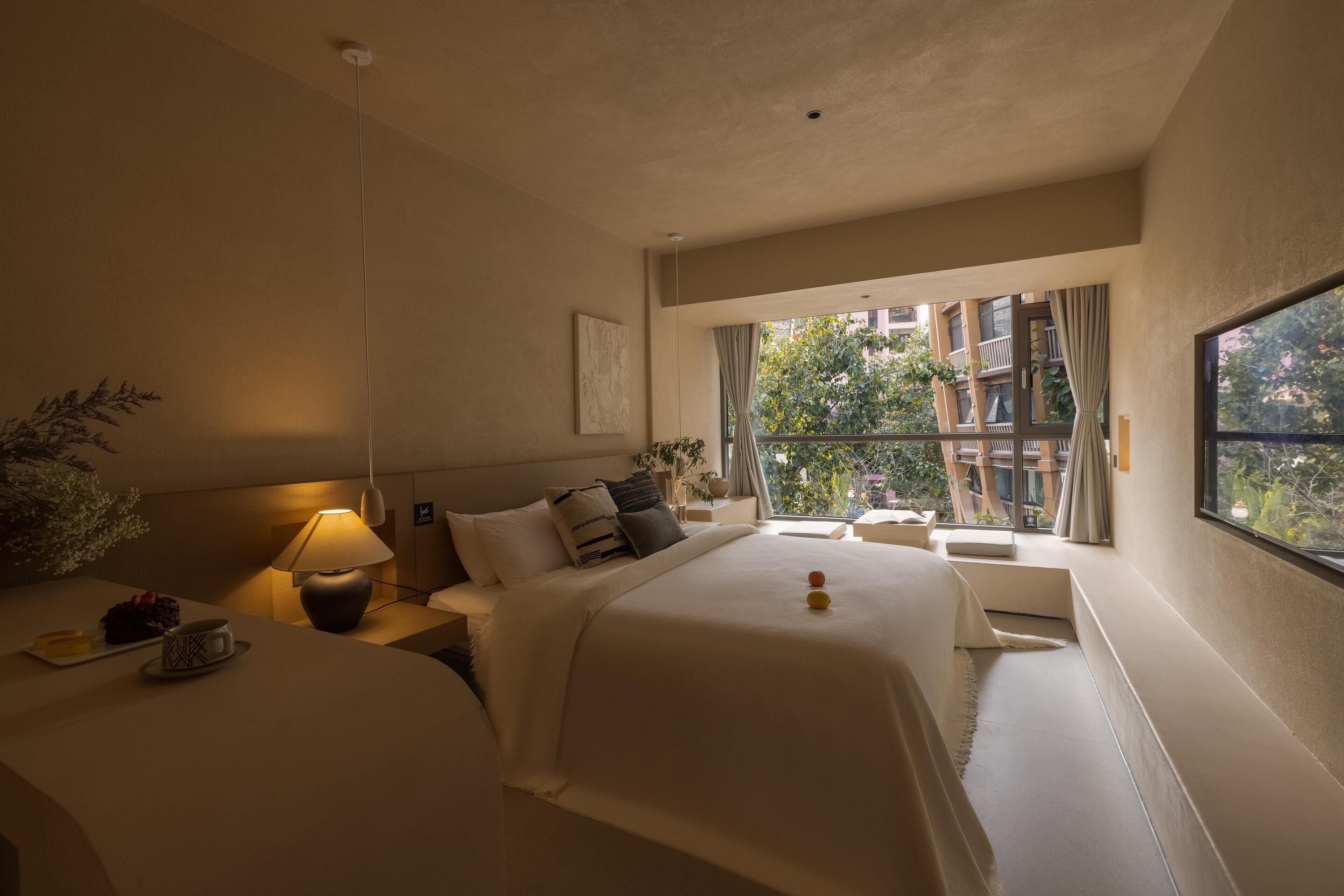 Cortinas blackout, tabla de planchar con plancha y wifi gratis 