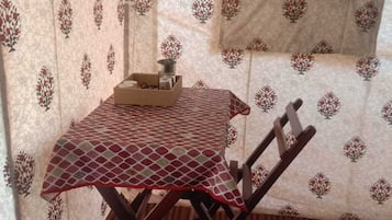 Tent, Garden View | Ruang tamu