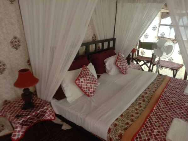 Luxury Tent, Garden View | Desk, laptop workspace