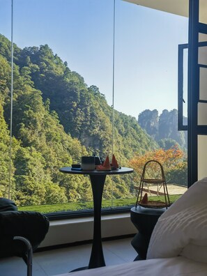 Soundproofing, free WiFi - Nature Eco Designer Hotel (Zhangjiajie)