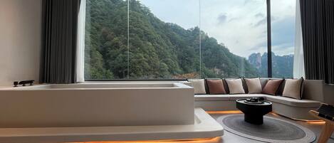 Soundproofing, free WiFi