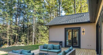 Tranquil Home 10 mins from Mohawk Mountain: Skiing, hiking, nature!