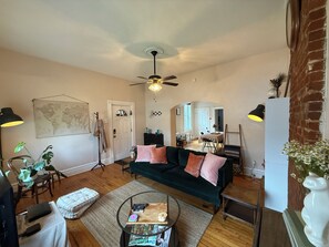 TV - Cozy, historic South St. Louis bungalow. Right off I-55 making trips 10-20min! (St. Louis)