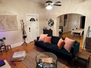 TV - Cozy, historic South St. Louis bungalow. Right off I-55 making trips 10-20min! (St. Louis)