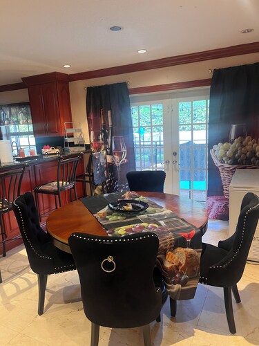 Charming bed & breakfast in  Lauderhill.