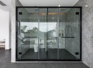 免费洗浴用品、吹风机、毛巾、肥皂