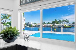 Pool - Ocean Breeze Waterfront Villa • The Best View & Heated Pool on Canal (Pompano Beach)