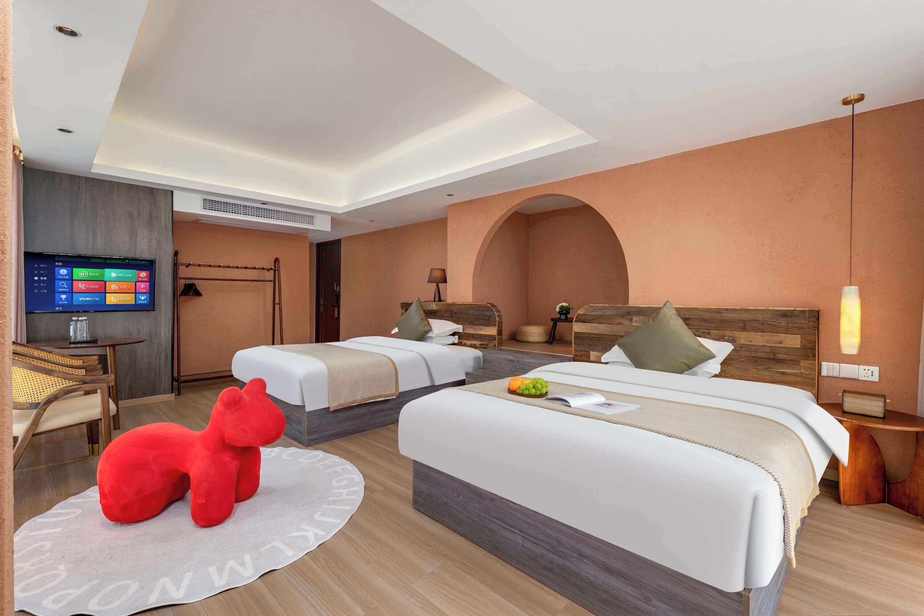 Luxury Twin Room, Mountain View | Blackout drapes, free WiFi, bed sheets