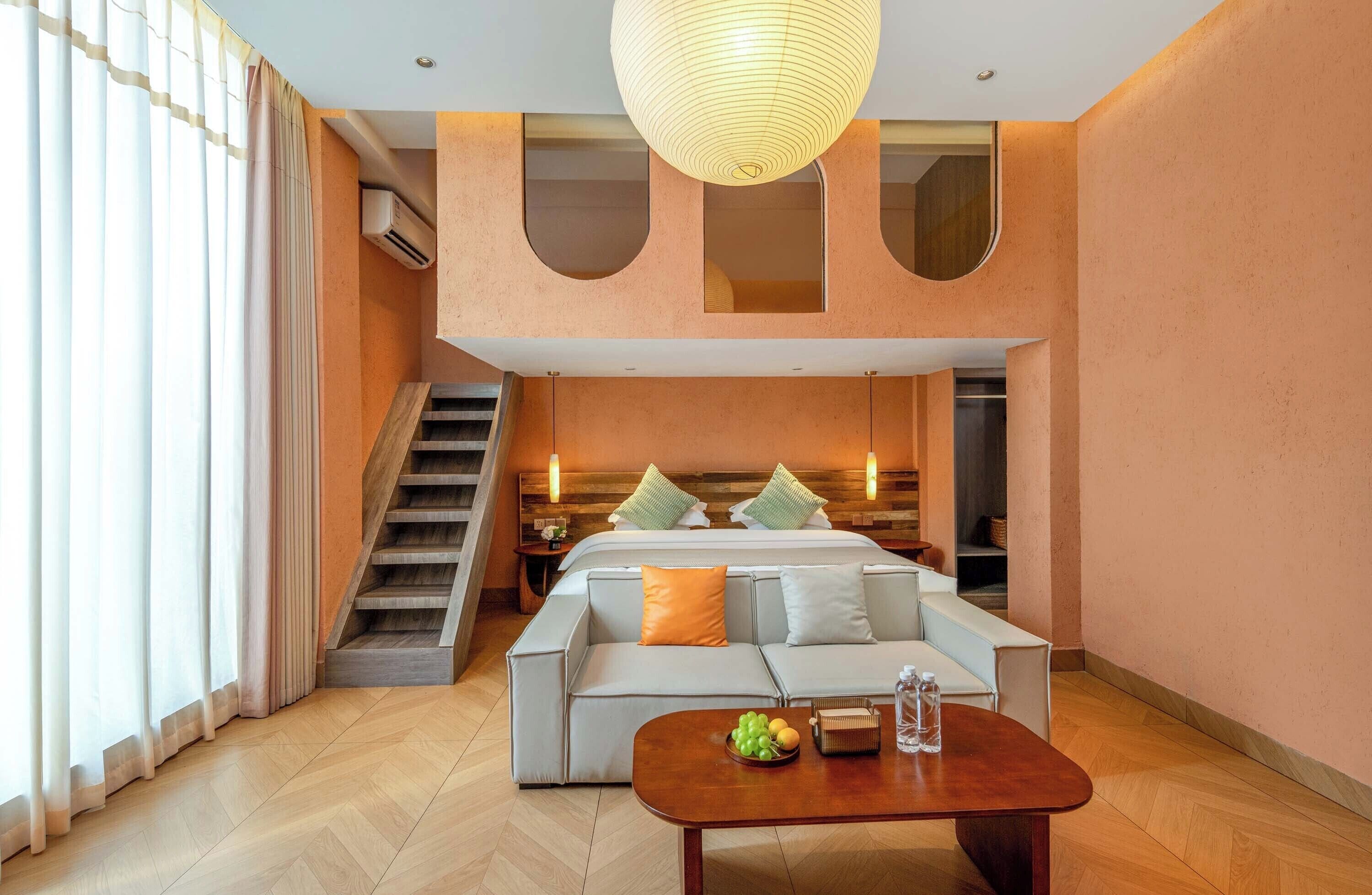 Signature Suite, Mountain View | Blackout drapes, free WiFi, bed sheets