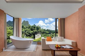 Superior-Doppelzimmer, Bergblick | Komfortbadewanne