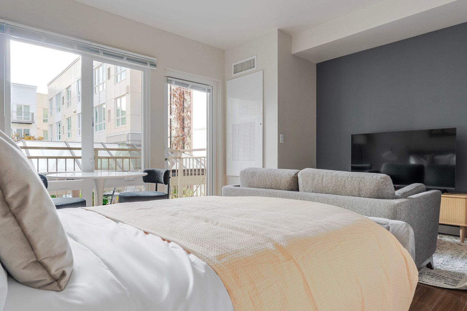 アイロン / アイロン台、WiFi、ベッドシーツ