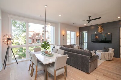 Rosemary & Wine: Chic Nashville Retreat! Minutes from Downtown Nashville!