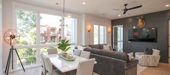 Rosemary & Wine: Chic Nashville Retreat! Minutes from Downtown Nashville!