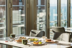 Dagelijks ontbijtbuffet (KRW 20000 per persoon)