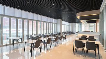 Daily buffet breakfast (KRW 20000 per person)