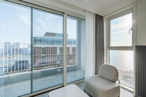 Corner Suite (City View) | シティ ビュー