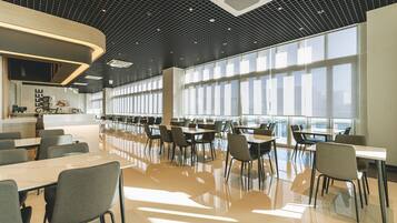 Bữa sáng buffet hàng ngày (20000 KRW/mỗi người)