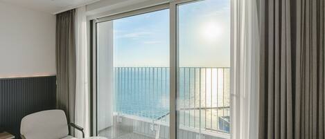 Premier Twin (Ocean View) | Beach/ocean view