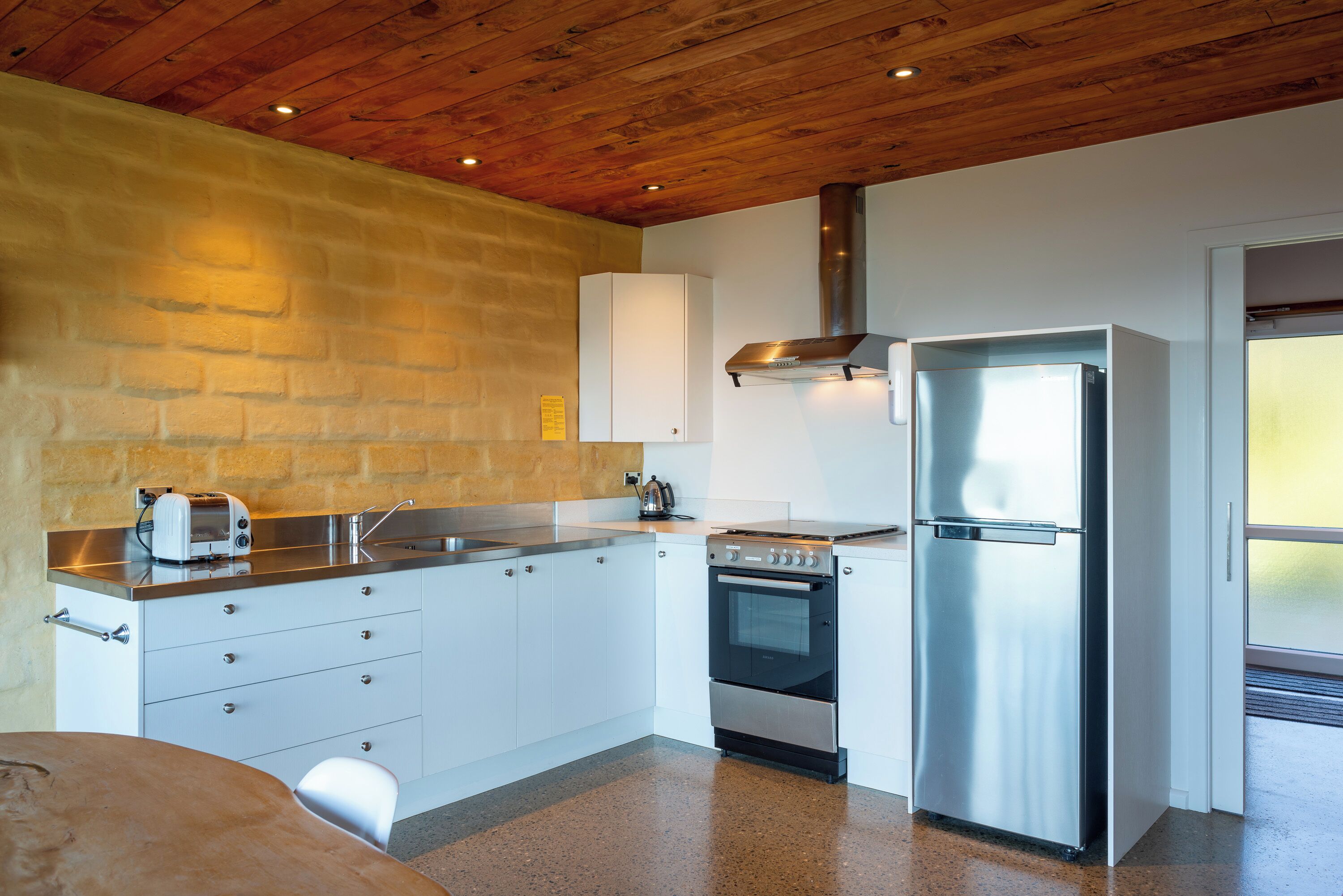 Fridge, oven, toaster, cookware/dishes/utensils