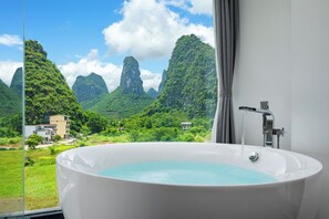 免費梳洗用品、風筒、提供毛巾、番梘