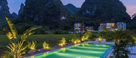 Seasonal outdoor pool