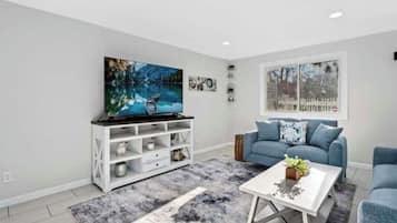 Smart-TV, fotballspill og bordtennis