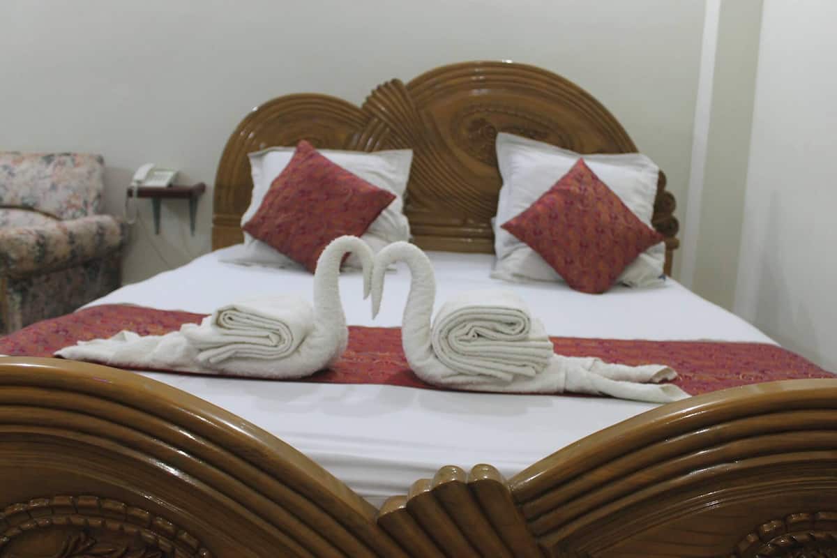 Deluxe Double Room, Balcony, Hill View | WiFi (free)