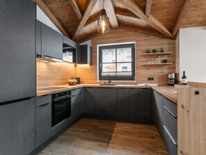 Refrigerador, microondas, horno y lavavajillas 