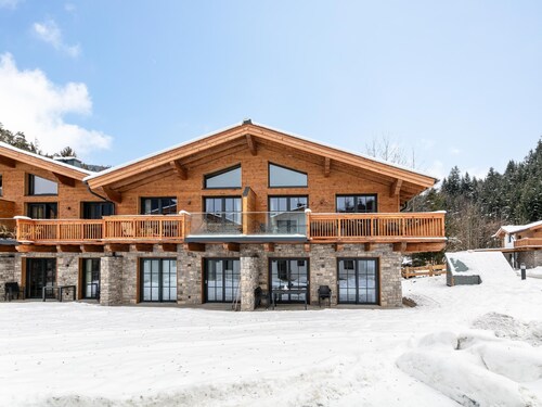 Luxe chalet with private sauna, near Flachau