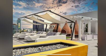 inspire hollywood • king • pool • freepark