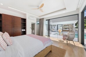 4 bedrooms, iron/ironing board, WiFi, bed sheets - Luxury 4 Bedroom Villa (Surat Thani)