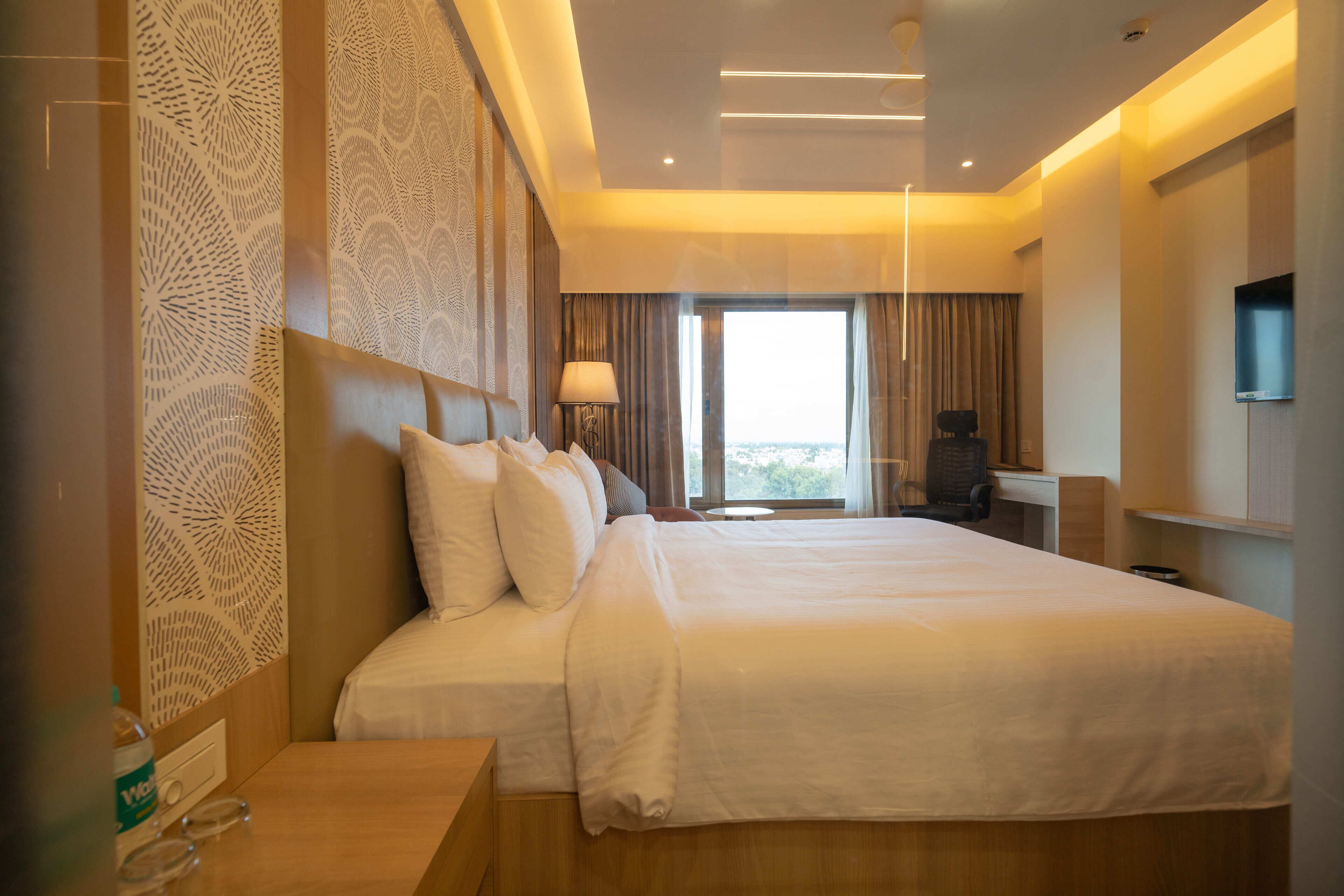 Superior Double Room, City View | In-room safe, desk