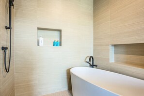 Shower, hair dryer, towels, shampoo - Near Deer Valley East Village Skiing | Jordanelle Views | Hot Tub | 4 King Suites (Francis)