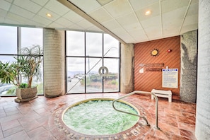 Interior - Fun w/ Family! Sugartop Gem w/ Pool + Mtn Views (Sugar Mountain)