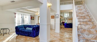 Large Families Welcome! Spacious Fort Worth Home