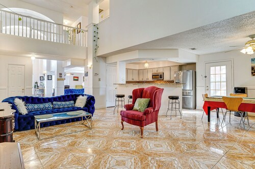 Large Families Welcome! Spacious Fort Worth Home