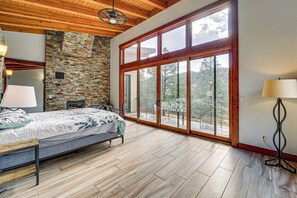 4 bedrooms, iron/ironing board, travel cot, Internet - Outdoor Lover's Paradise: Private Bayfield Escape (Bayfield)