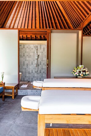 Pijat dengan batu panas, pijat jaringan dalam, dan 1 ruang perawatan