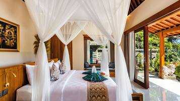 Seprai premium, bantalan ekstra lembut, minibar, dan brankas