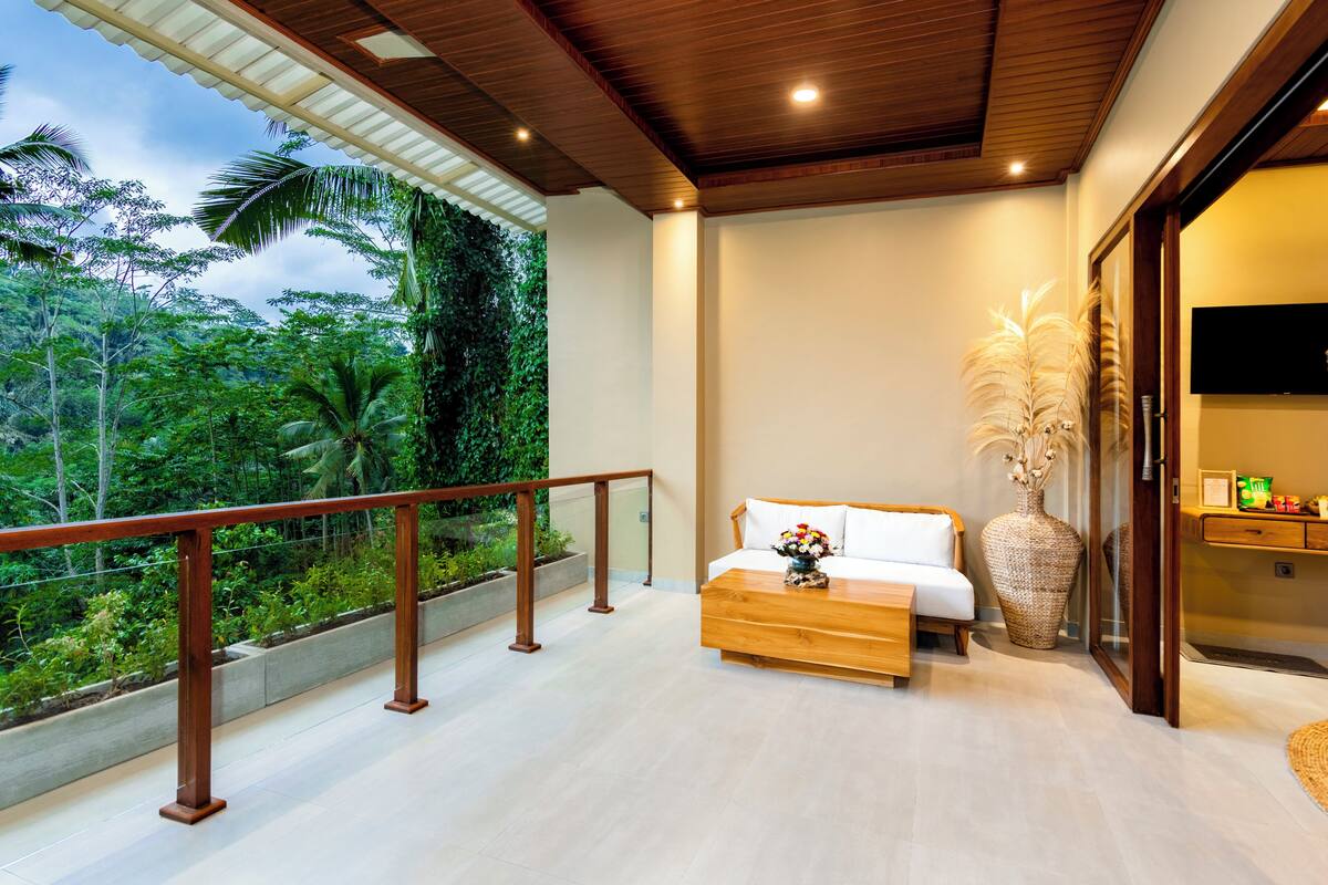 Panoramic Suite, 1 King Bed, Valley View