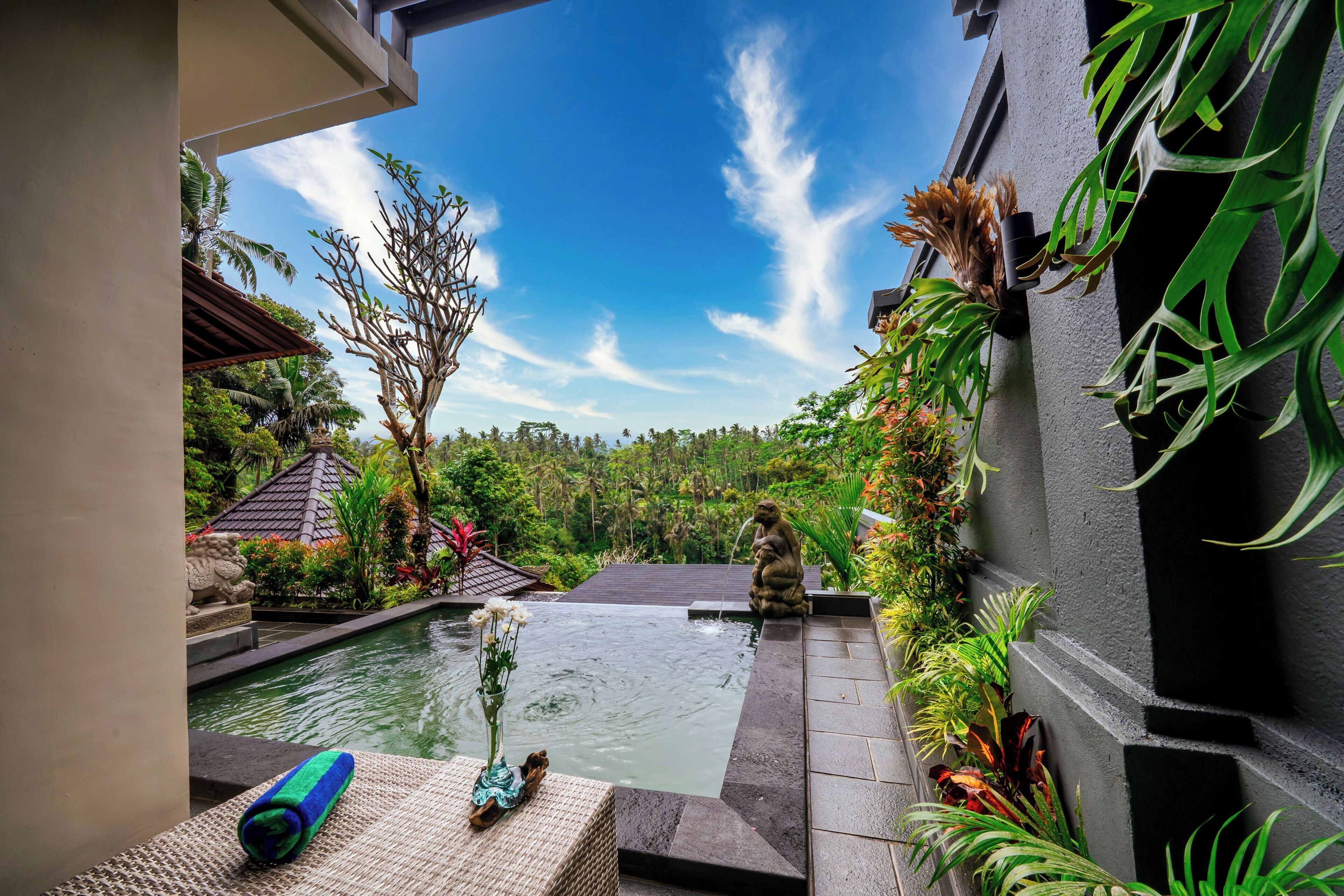 Premium bedding, pillow-top beds, minibar, in-room safe