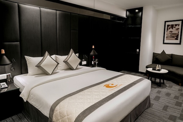 Habitación, tina, vista a la ciudad (VIP) | Escritorio y wifi gratis 