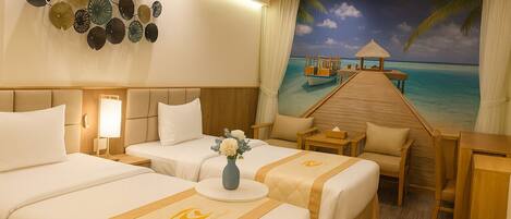 Superior tvåbäddsrum - inga fönster | Badrum | Badkar, gratis toalettartiklar, hårtork och tofflor