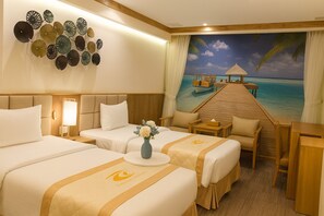 Superior-Zweibettzimmer, ohne Fenster | Badezimmer | Badewanne, kostenlose Toilettenartikel, Haartrockner, Hausschuhe